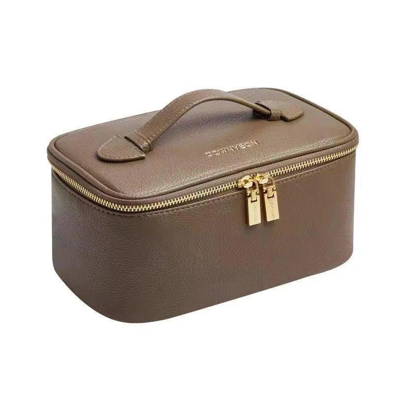 Retro Style Multifunctional Makeup Bag – Large Capacity Travel Case for Brushes, Skincare, and Toiletries.