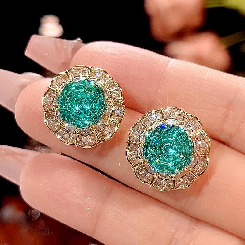 

Ювелирные изделия Медное основание Позолоченное Имитация Пара Зеленый Ретро Матовый Легкая Роскошь Костюм Женский 16-14M