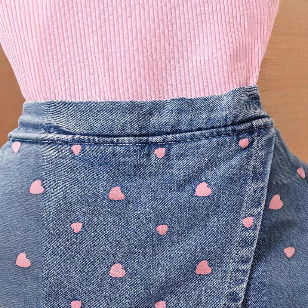 Mädchen Mode Set 2025 Sommer Kinder Freizeit Einfarbig Ärmelloses Top Denim Herz-bedruckte Shorts 2-teiliges Set