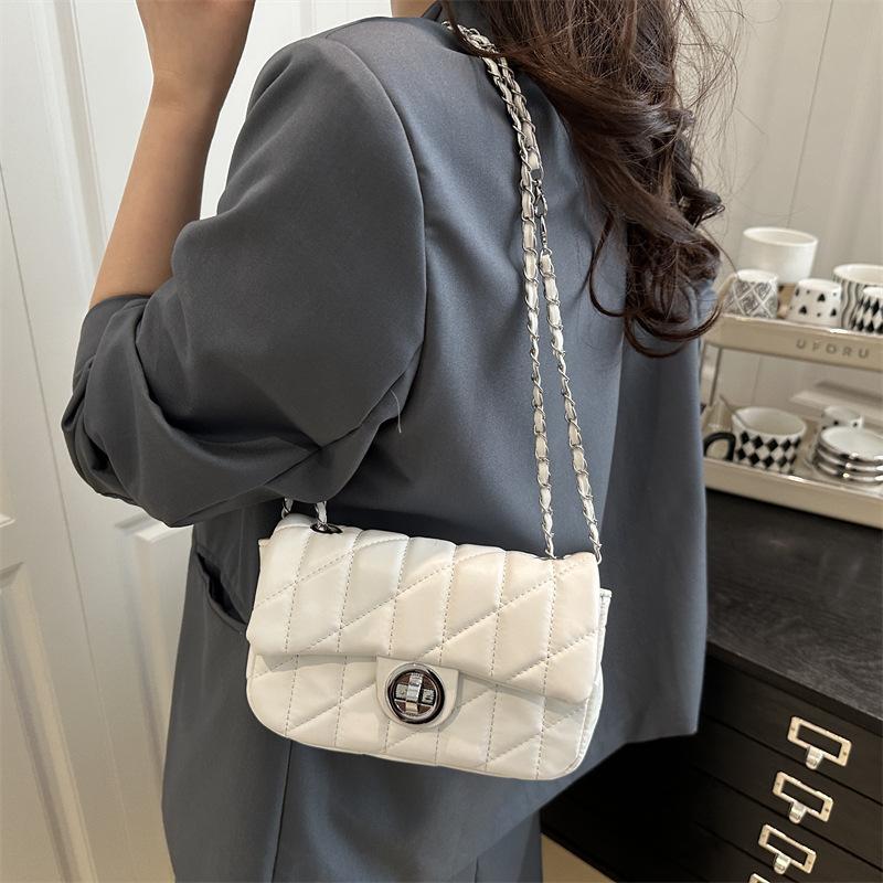 This Year's Popular Fashion High-end Sense Xiaoxiangfeng Women's Bag 2025 Early Spring Versatile Commuter Shoulder Messenger Small Square Bag