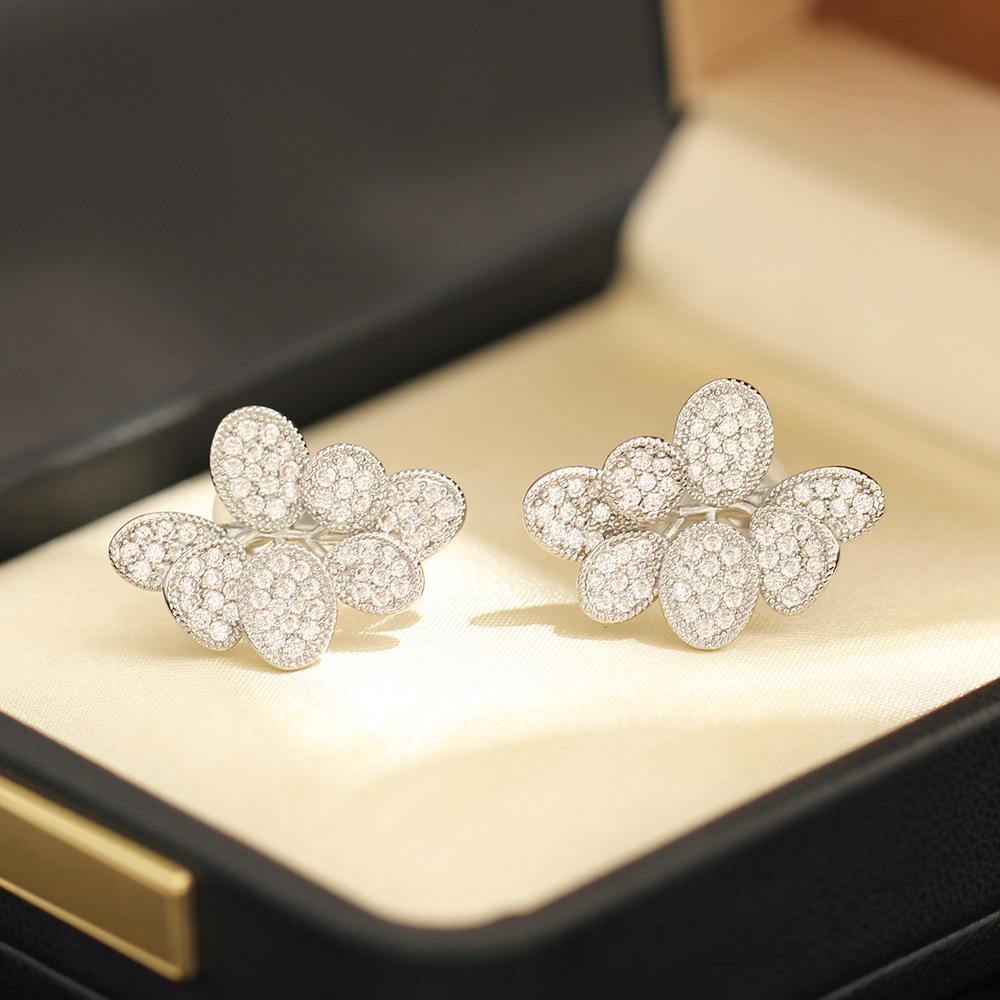 European and American exquisite niche micro-inlaid zircon petal earrings gold-plated and versatile, light luxury without ear piercings, ear clips, ea