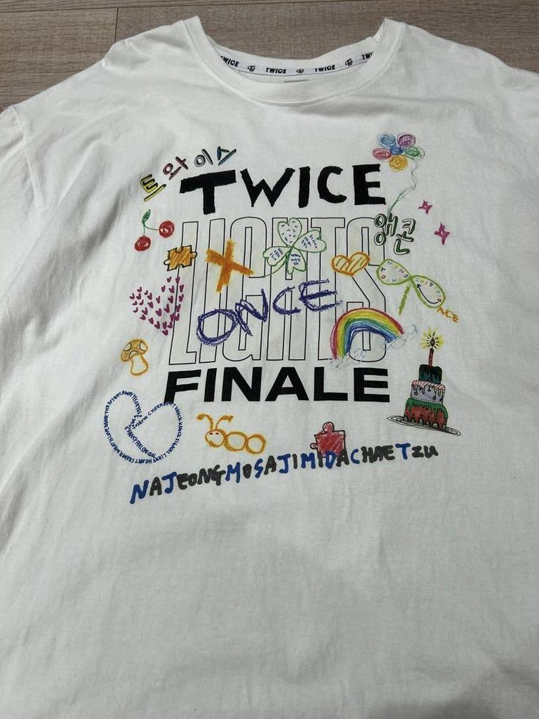 [USED] TWICE LIGHTS FINAL Korea limited T-shirt XL size