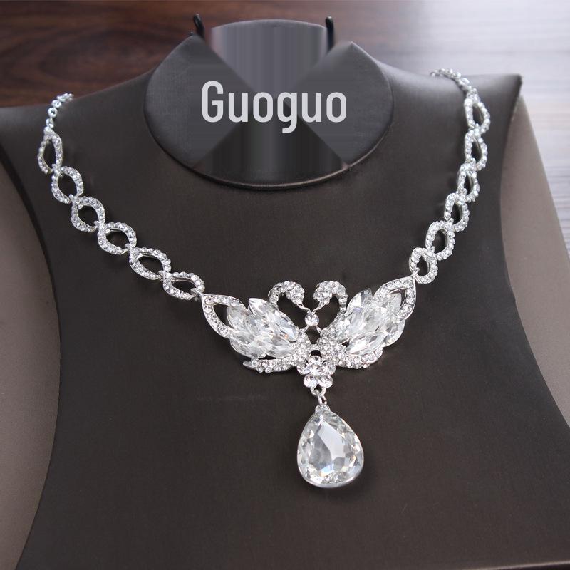 

Корейский комплект ожерелья и серег с кристаллами и стразами для невест White [Stud]