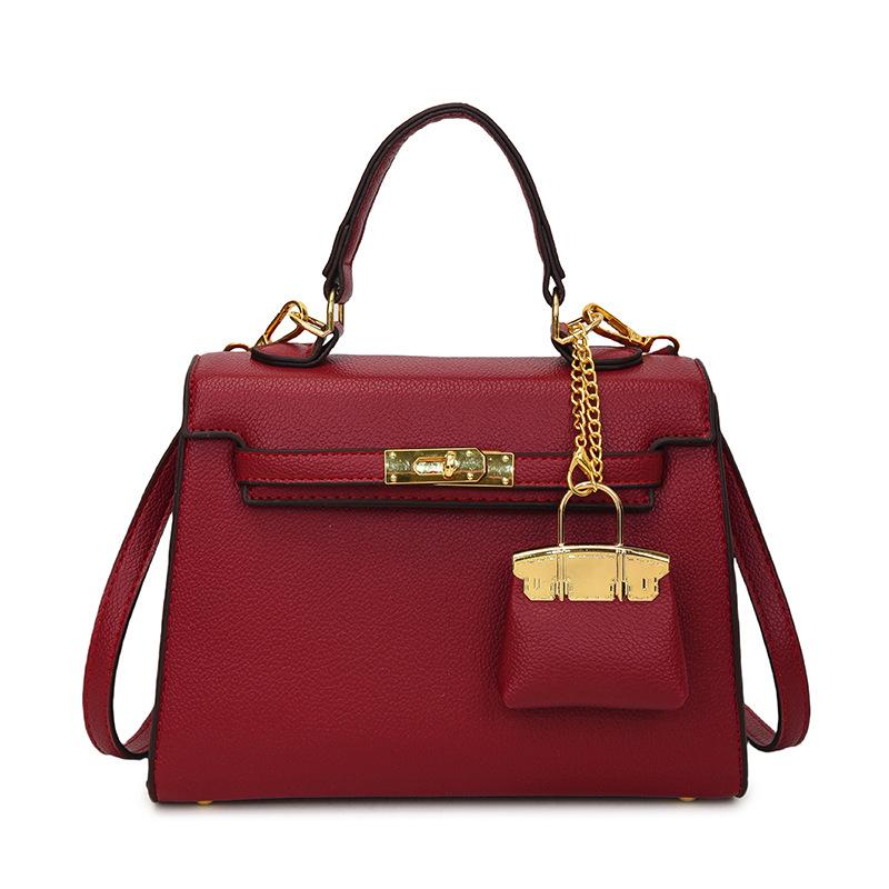 Simple Solid Color Women's Shoulder Bag, New Messenger Bag with Pendant, Women's High-end Handbag.