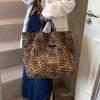 Canvas Bag Women's Large Capacity 2025 New Summer Leisure Leopard Print Shoulder Shopping Bag Class Commuter Tote Bag