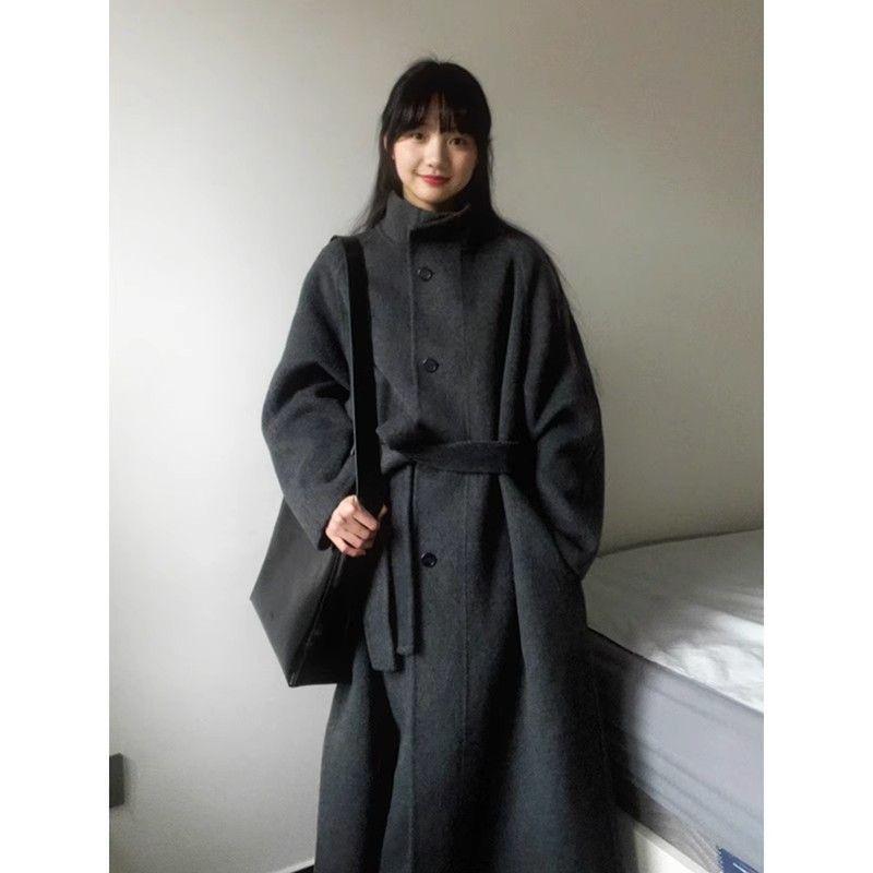 2025 Women's Hepburn Style Woolen Overcoat – Petite Fit, Thickened for Autumn/Winter