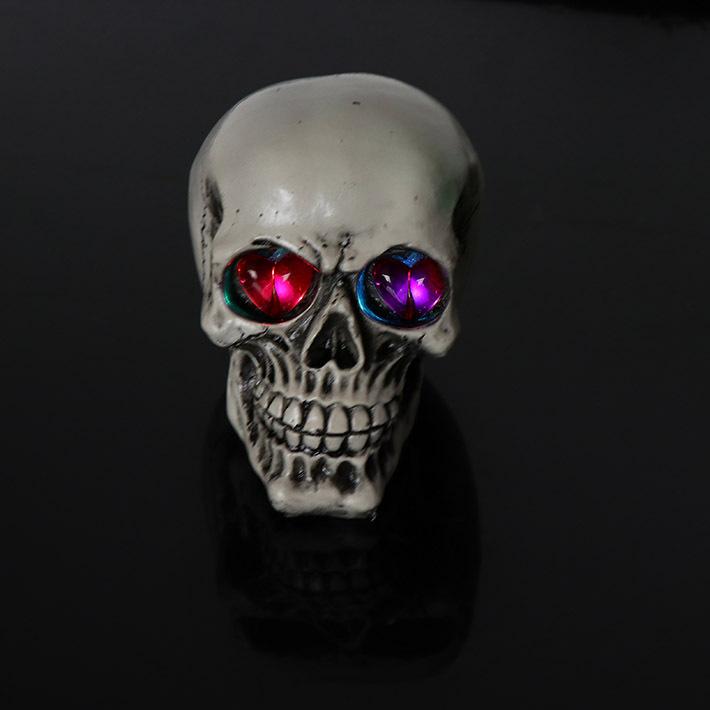 10,000 Halloween ghost festival decoration horror funny spoof trick trick prop plastic skull ornament