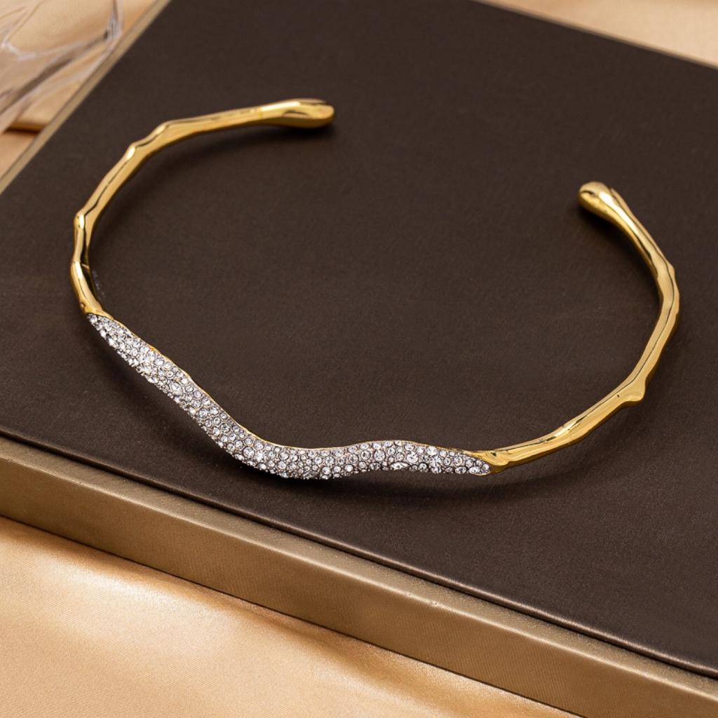 Luxury Gold and Silver Two-Tone Irregular Polished Brass Single Row Crystal Wave Choker Necklace for Women High-Quality Jewelry