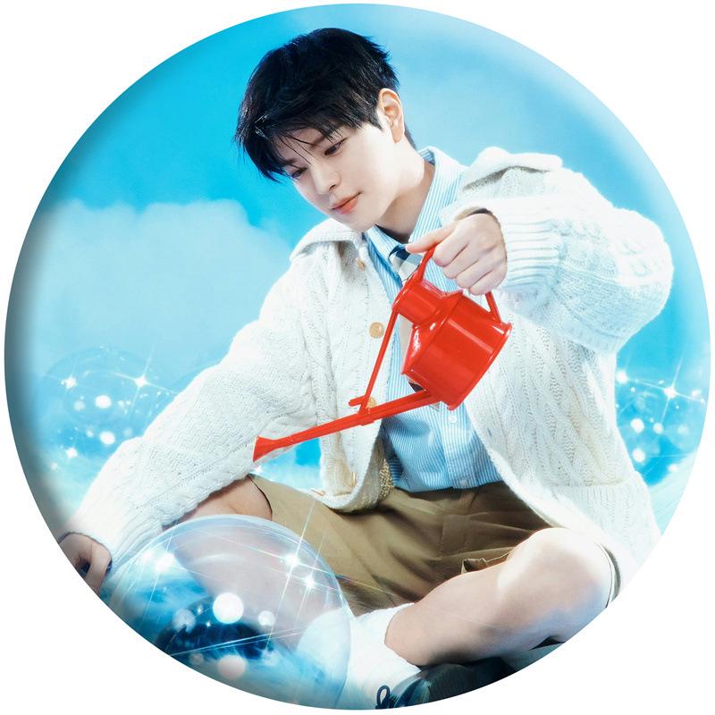 Stray Kids 5th Gen Fanclub Badge Mirror Keychain - Hwang Hyunjin Star Merchandise