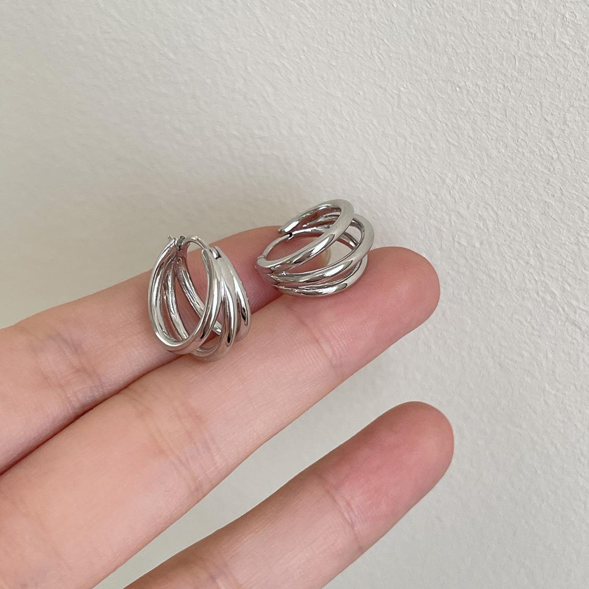 

Neutral style niche multi-layer stacked earrings women s light luxury high-end silver needle plain ring earrings simple earrings 925 silver needles