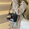 Bucket Bag Women's New Fashion Versatile Shoulder Messenger Bag Niche Retro Stray Bag