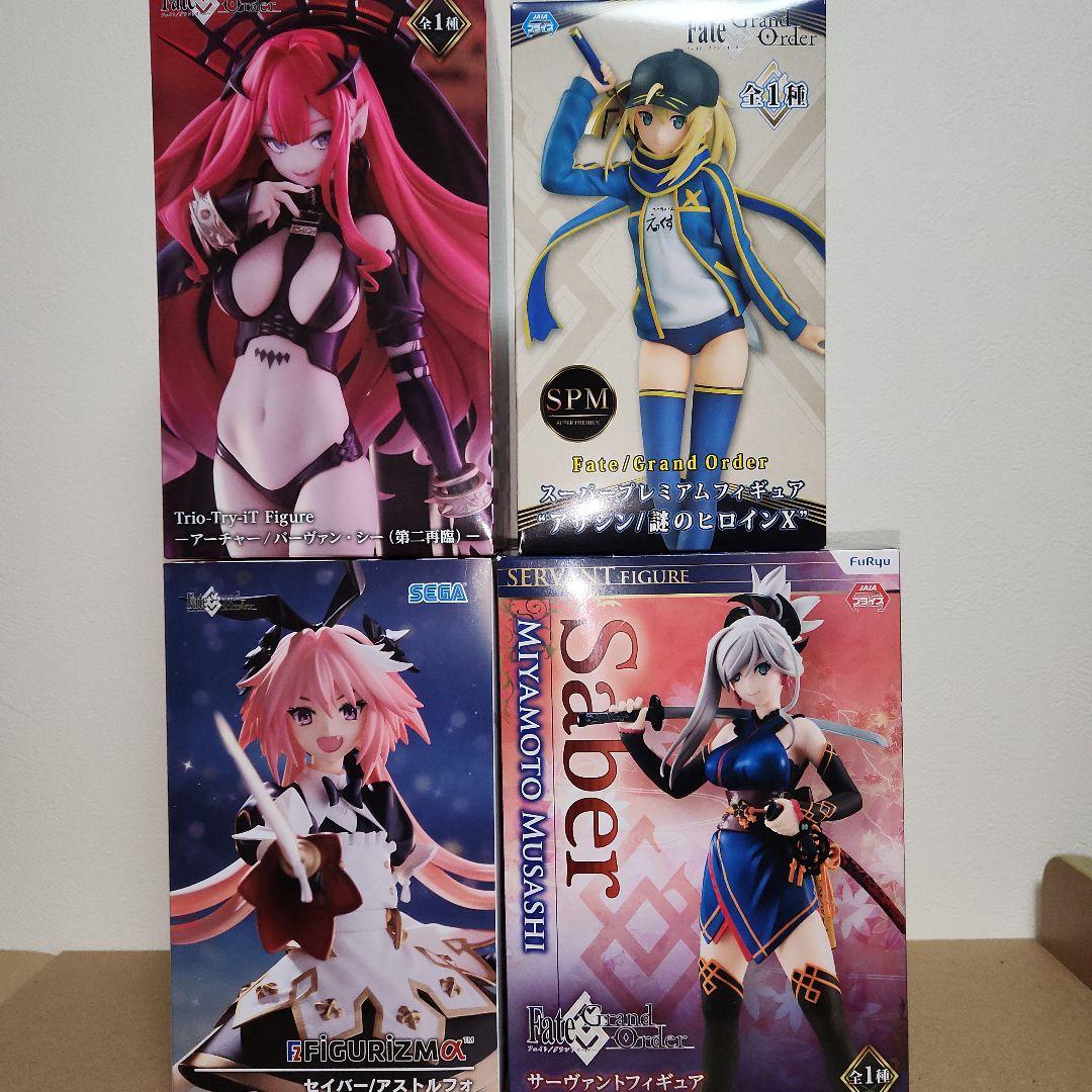 

[USED] Fate/Grand Order Gold Stove Character 4-Piece Set by Shiro Rumando