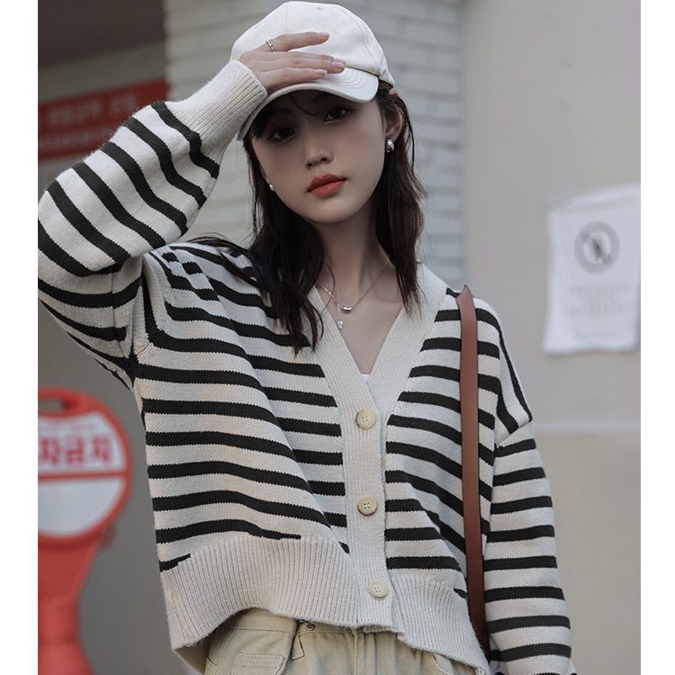 Pruhovaný pletený svetr Cardigan Dámské Top 2023 Podzimní novinka Malá vůně Volný Krátký design Svetr Cardigan Dámský kabát