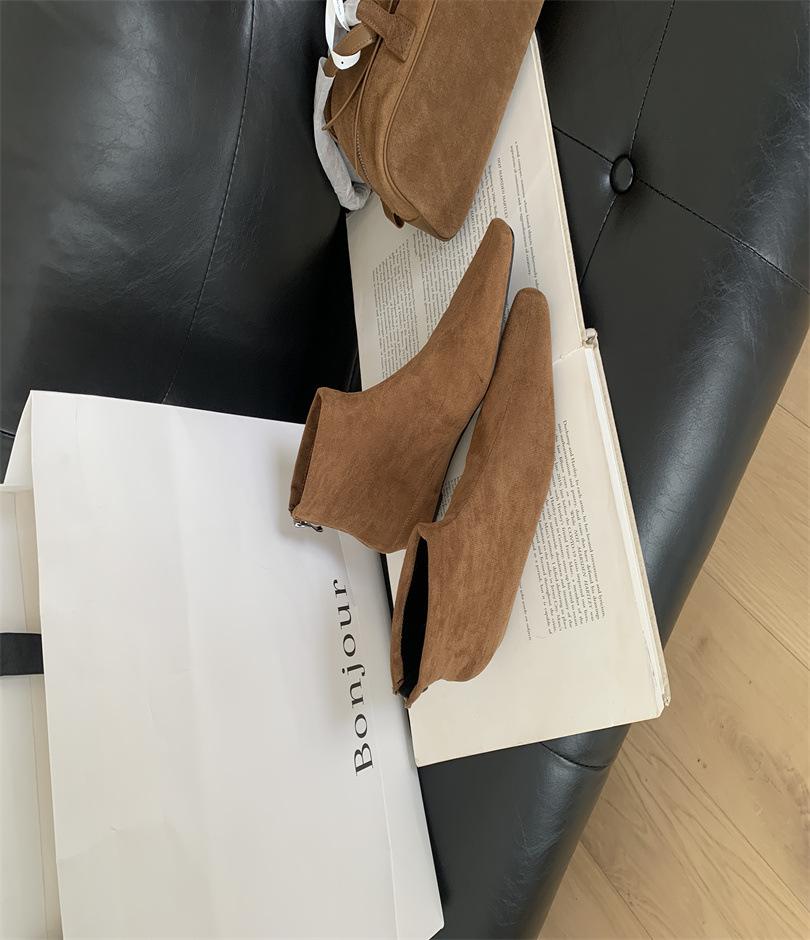 

Остроносые тонкие ботильоны короткие ботинки женская обувь 2025 новый осень и зима на низком каблуке универсальные корейские маленькие ботильоны детские 39