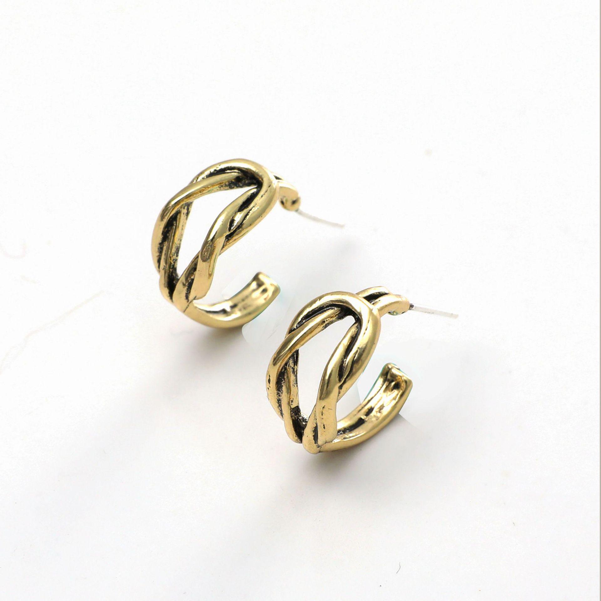 Elegant Retro C-Shaped Hollow Earrings - Japanese  Korean Style