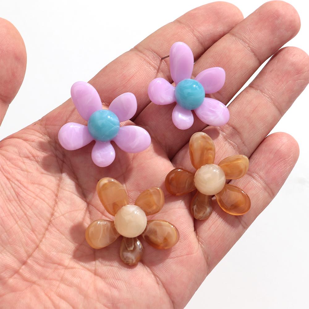 New Colorful Acrylic Flower Stud Earrings for Women Summer Fashion Five Petal Floral Resin Earring Statement Jewelry Daily Gifts