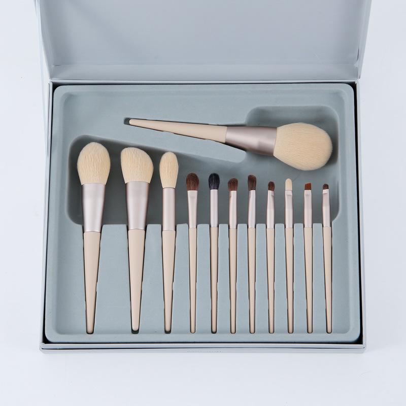 Morandi 12-teiliges Make-up-Pinselset mit weichen Tierhaaren zum Konturieren, für Lidschatten, losen Puder, Rouge und Concealer.