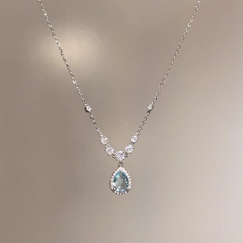 Water Drop Zircon Necklace: 2025 Trendy Light Luxury, Simple Versatile Clavicle Chain for Women
