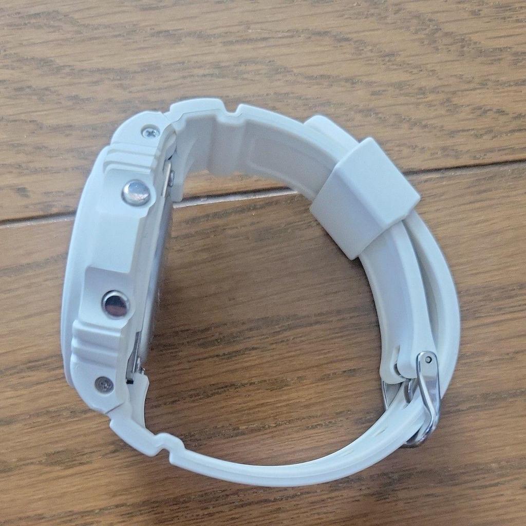 Used CASIO Baby-G BGD-570 White Digital Watch
