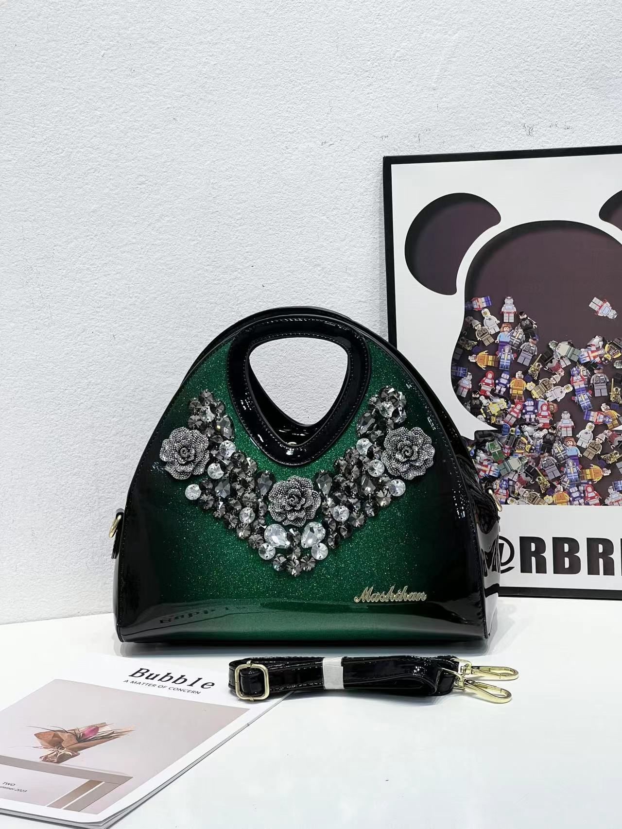 

Fashion Diamond-Encrusted Dumpling Bag Handbag, Medium Temperament, Send Mother-In-Law Patent Leather Foreign Style Messenger Bag
