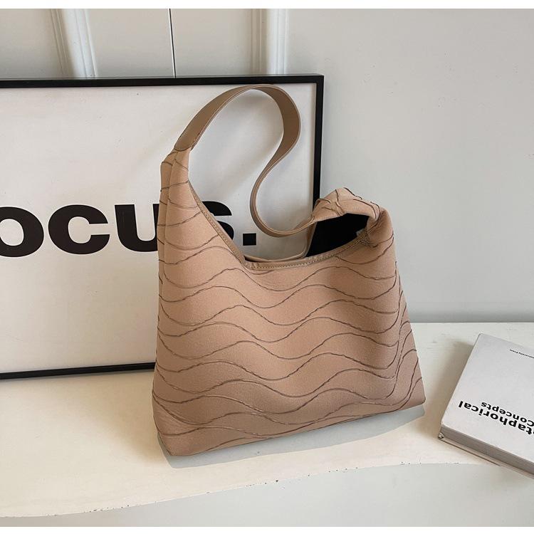 Women's Large Capacity Retro Frosted Shoulder Bag, 2023 Autumn/Winter Collection – Versatile Mother-Child Bucket Style