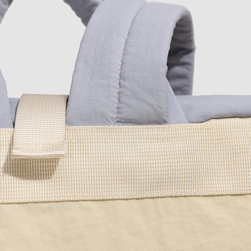 Zaino Elegante in Nylon con Chiusura Arrotolabile e Scomparti Multipli – Borsa da Viaggio Leggera e Resistente per Donne e Uomini