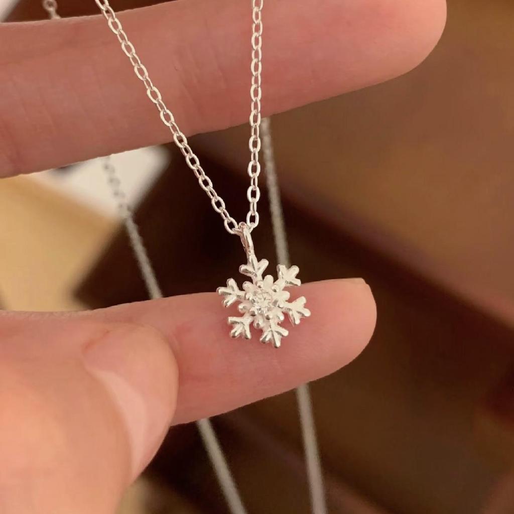 שרשרת פתית שלג לייט לוקסורי - עיצוב קוריאני אלגנטי לנשים
