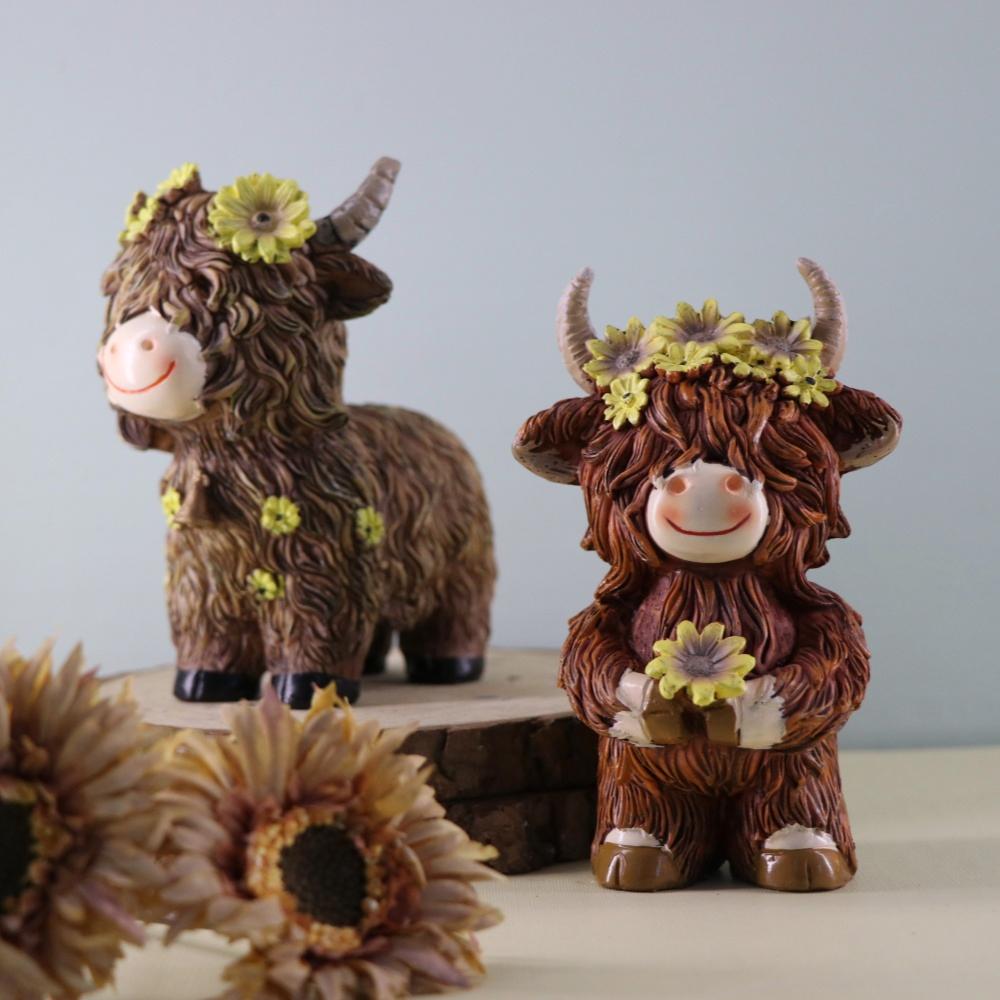 Simulation Highland Cow Figurine Adorable Scottish Cow Statue Resin Animal Sculpture Desktop Ornaments Nordic Farm Home Decor