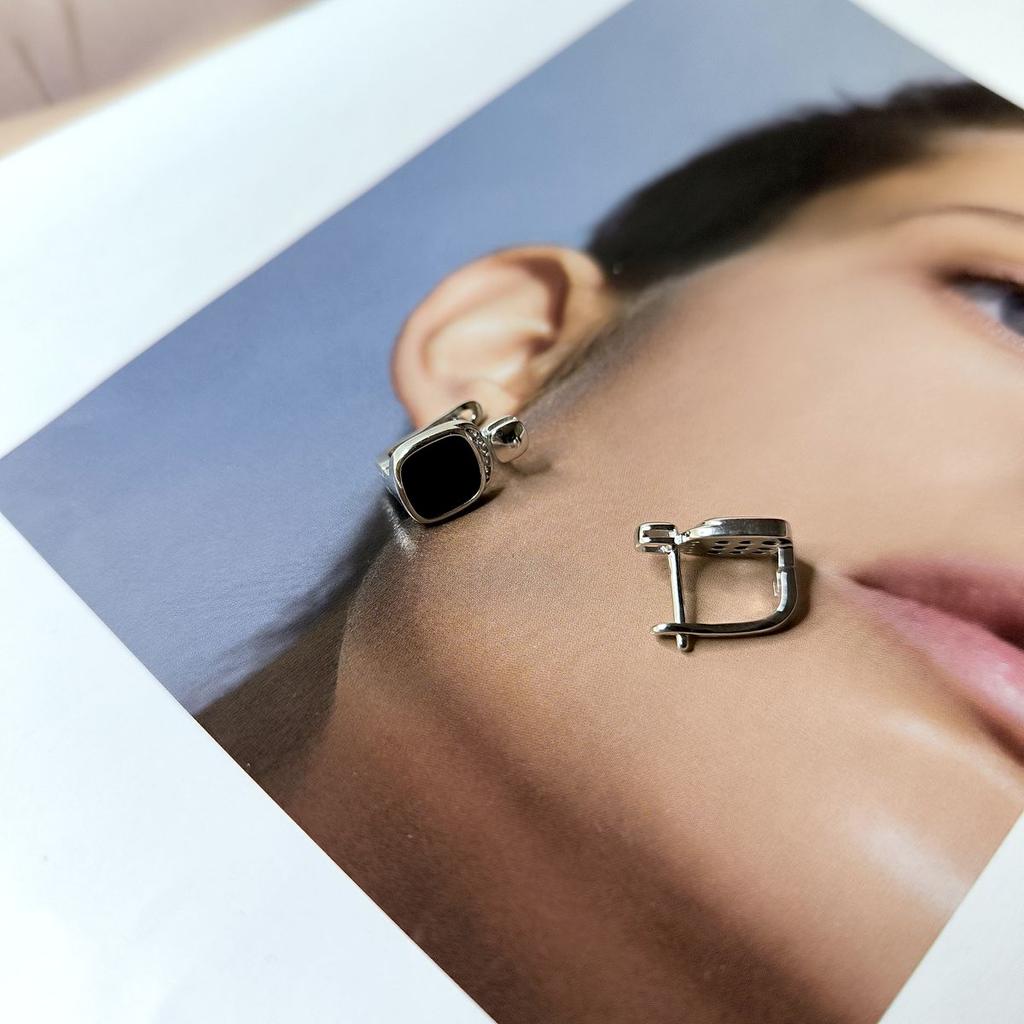 Silberohrringe mit natürlichem Onyx (60002117)