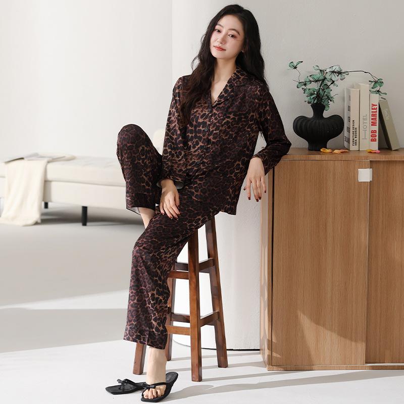 Pajamas women spring and autumn spring ice silk long-sleeved trousers loungewear natal year red leopard print suit can be worn outside