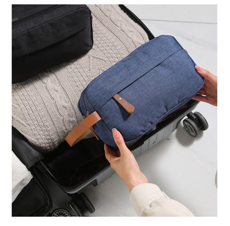 Men's Large Capacity Hanging Toiletry Bag for Travel and Business Trips