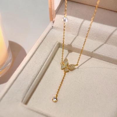 Auf einen Blick ist die gefallene Schmetterlings-Schlüsselbeinkette eine hochwertige und luxuriöse Halskette für Frauen.. Neujahrs-Neues Modell