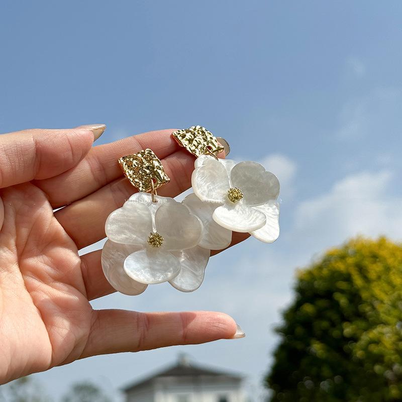 Small Fresh Grape Flower Fringed Earrings Korean Girl Heart Sweet Stud Earrings New Cute Versatile Earrings