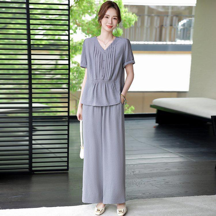 Elegant Mother's Summer Outfit: Dignified Short-Sleeve Top & Wide-Leg Pants Set for Middle-Aged & Elderly Women