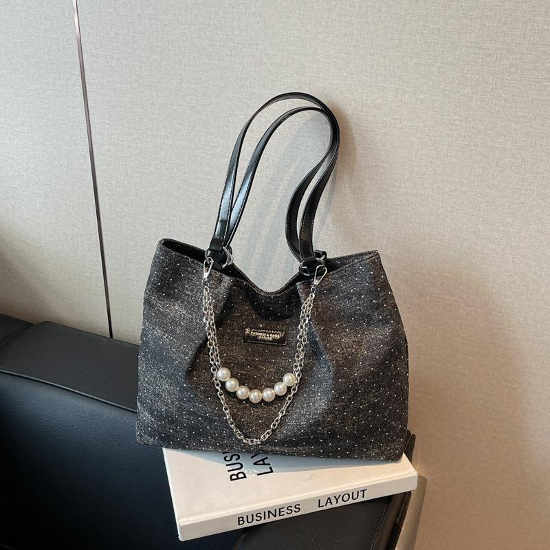 

Large-capacity commuter bag women s summer new fashion versatile shoulder bag niche chain tote bag чёрный