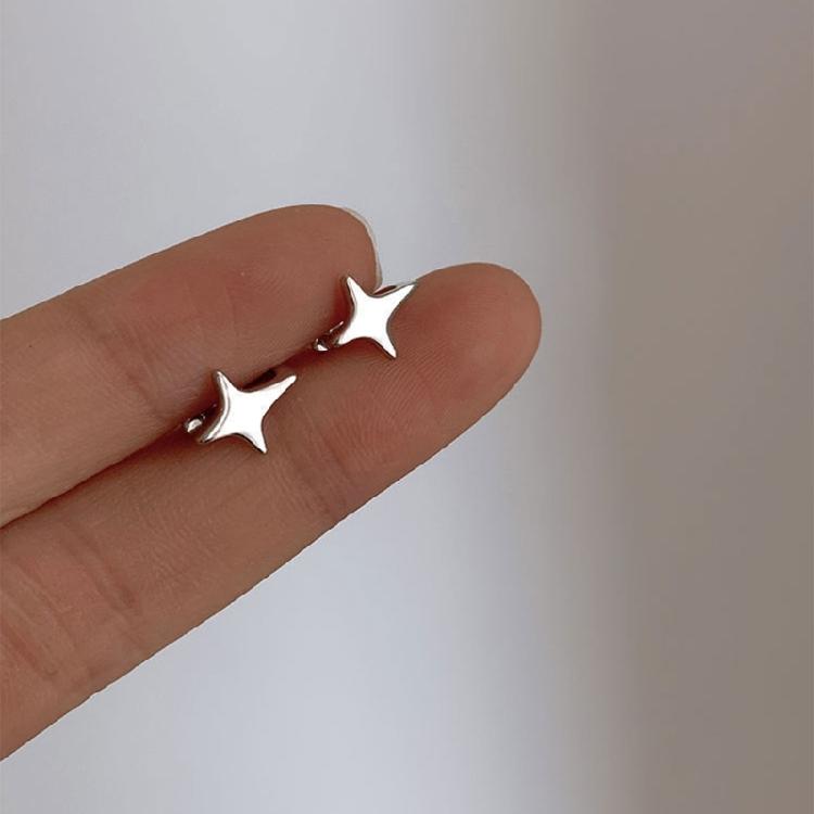 Chic Star Ear Gripper Ear Bone Cuff Unique No Piercing Ear Clip for Fashionistas