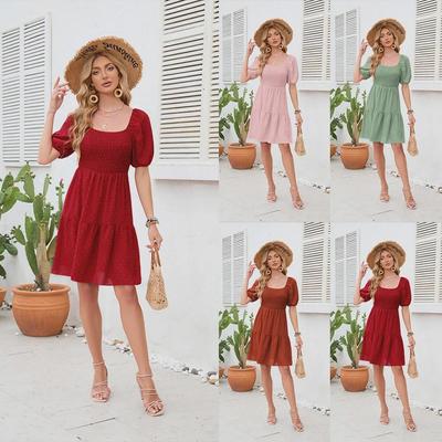 Nové mini šaty s čtvercovým výstřihem, řasením a bambulkami - evropský a americký letní styl