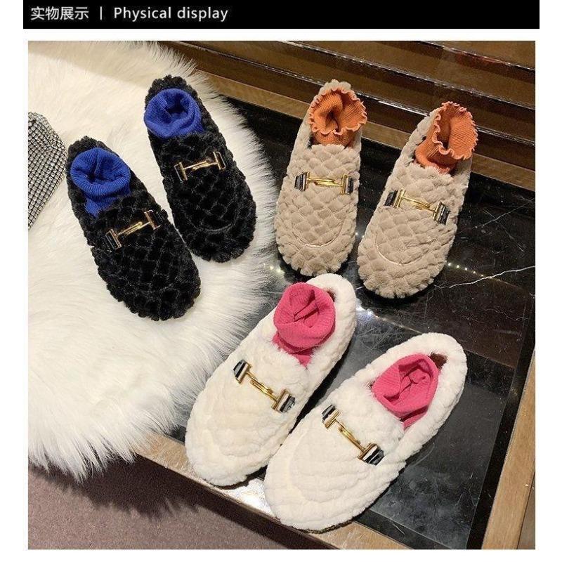 A piece of piled and thickened beanie shoes, women's lazy home shoes with one foot, warm flat-bottomed fluffy cotton shoes