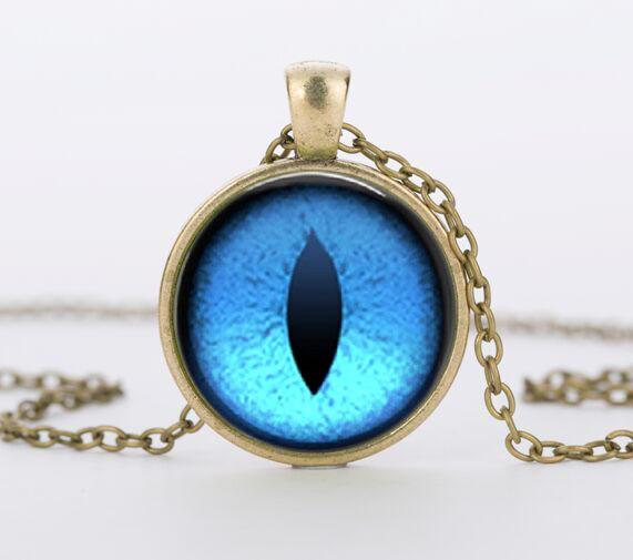 Vintage Red Cat Eye Necklace Dragon Eyes Photo Glass Cabochon Pendant Necklaces Women Men Jewelry
