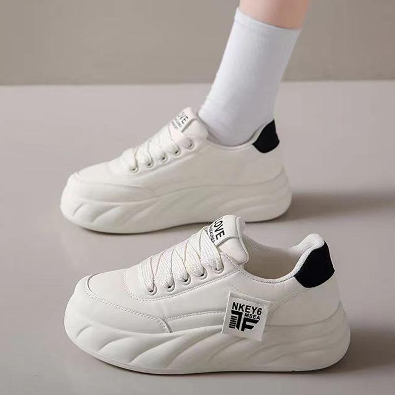 Women's Shoes Autumn New Platform White Shoes High-Grade Increased Lightweight Casual Sports Skate Shoes