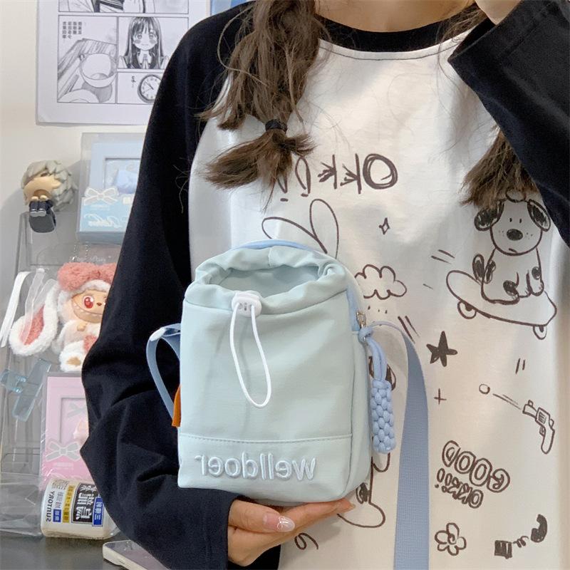 New Korean version solid color shoulder bag light travel personality leisure niche small square bag versatile literary messenger bag women