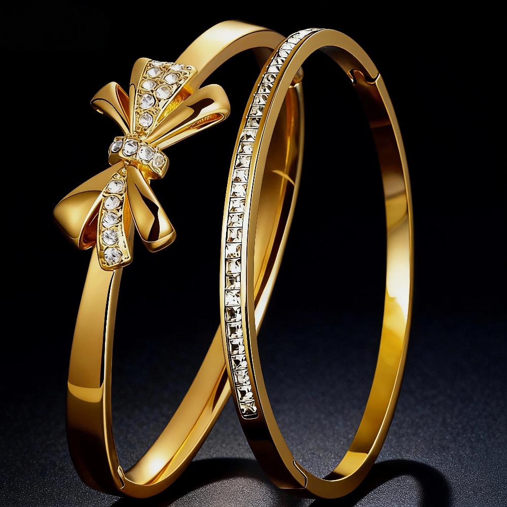 Heart Shaped Stainless Steel Bracelet for Girls - Elegant, Versatile, Non-Fading Accessory