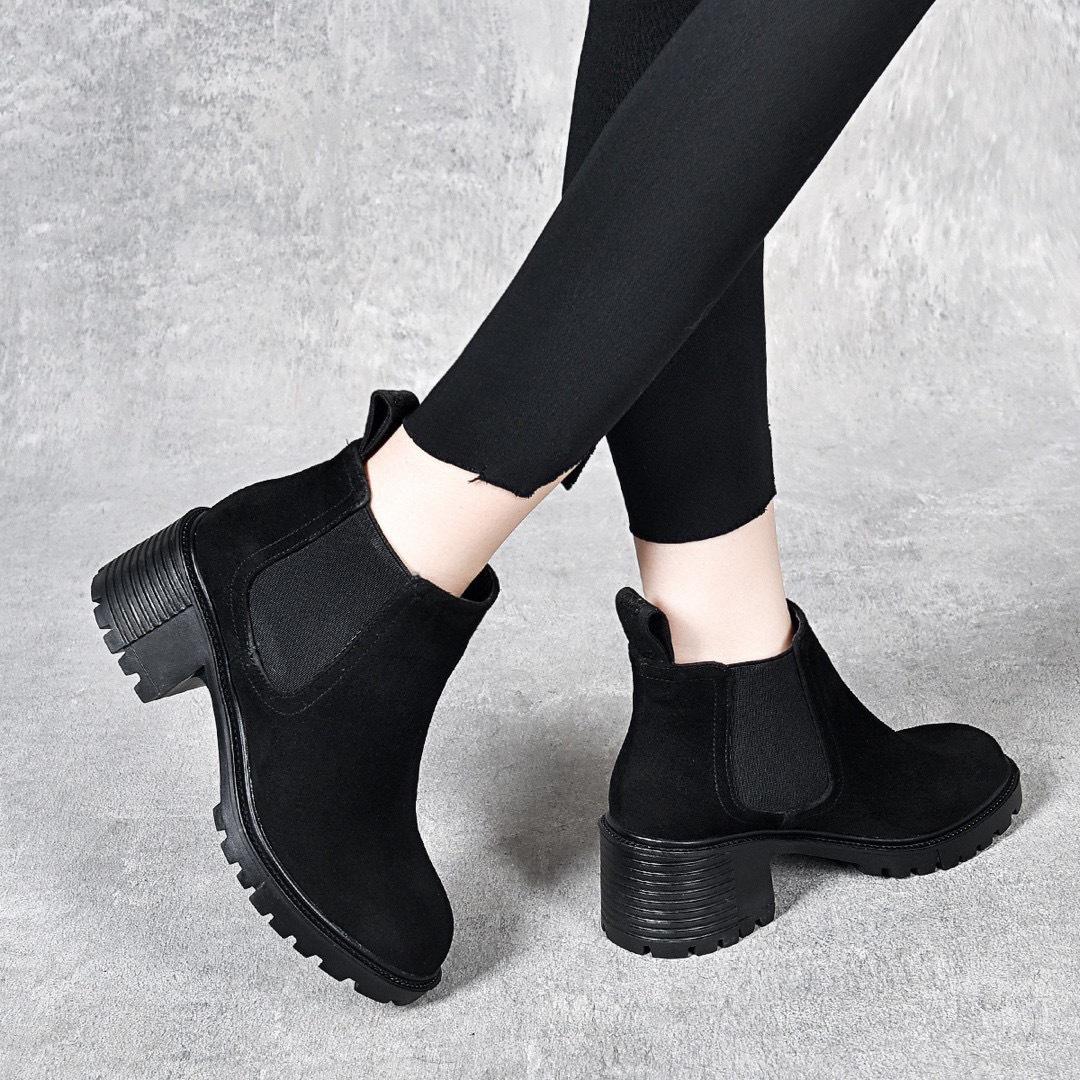 

Маленькие короткие ботинки женские осень и зима новые толстый каблук тонкие матовые овчина высокий каблук эластичные короткие ботинки 40