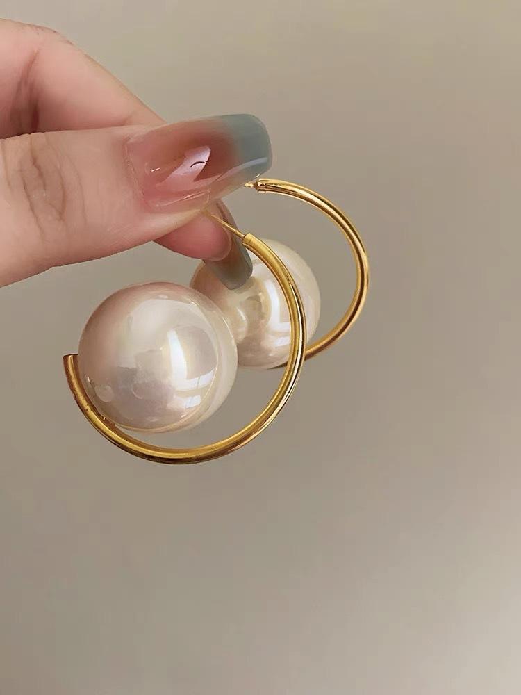 Real gold electroplated silver needle oval pearl earrings winter retro versatile stud earrings fashion high-end earrings women