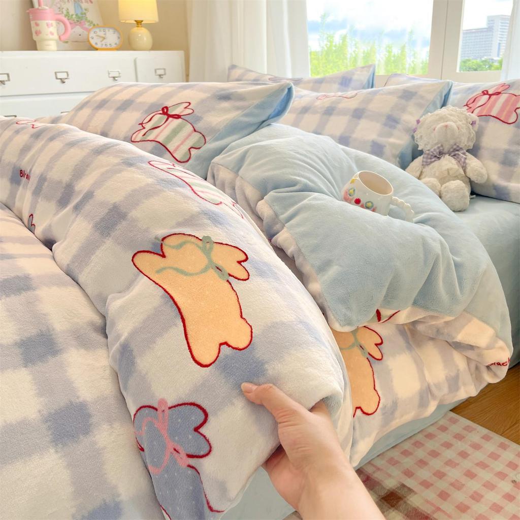 Velvet Fleece Bedding Set: Four-Piece Plush Student Dorm Winter Set