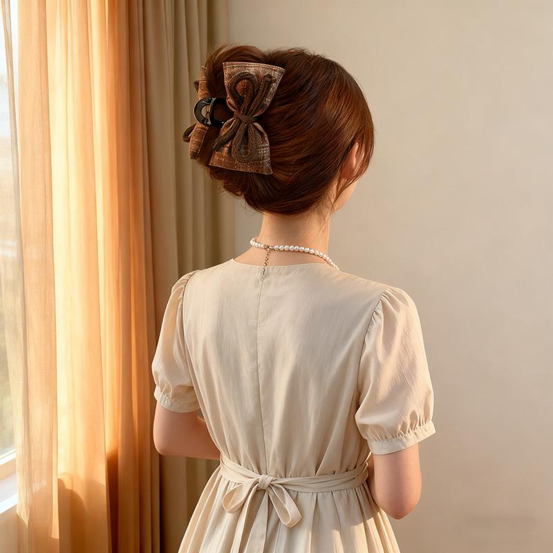 Maple Mint Plaid Bow Claw Clip – Korean Style Autumn/Winter Hair Accessory