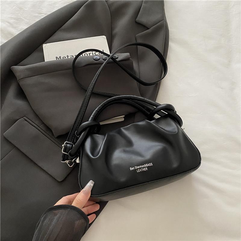 Popular High-end Niche Bag Women's 2025 New Summer Versatile Messenger Bag Fashionable Portable Pleated Small Bag