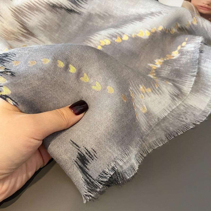 Summer Fire Clouds Niche Literary and Colorful Cotton and Linen Scarf for Women Versatile Spring and Summer Scarf Seaside Travel Shawl