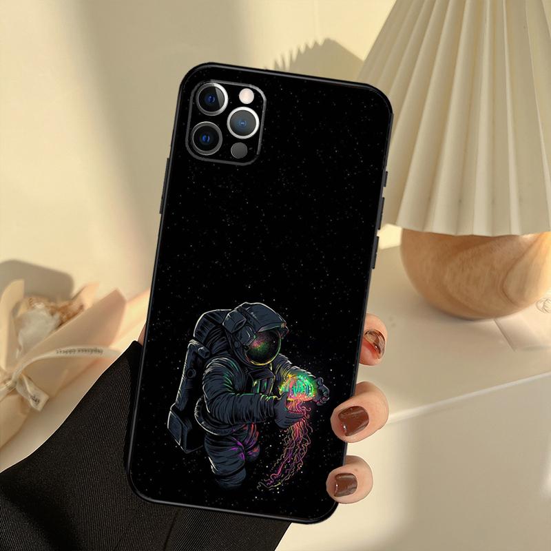 Cartoon Space Astronaut Phone Case For iPhone 15 14 13 12 11 16 17 Pro Max 13 Mini 15 16 Plus 16e 17 Air Cover Funda