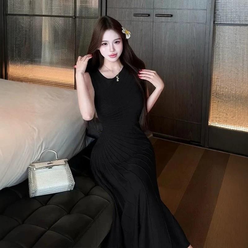French Style Sleeveless Knit Midi Dress Women Slim Fit A-Line Skirt With Wavy Texture Elegant Cool Chic Outfit